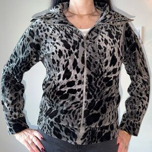 Jones New York Petite Black and Gray Leopard Print Velvet Jacket